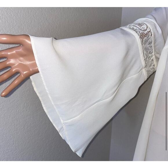 Lane Bryant lack/crochet sleeve/neck line white long sleeve blouse SZ 18/20 - Picture 6 of 10